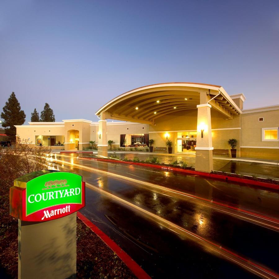 Courtyard By Marriott Sacramento Cal Expo Hotel Екстериор снимка