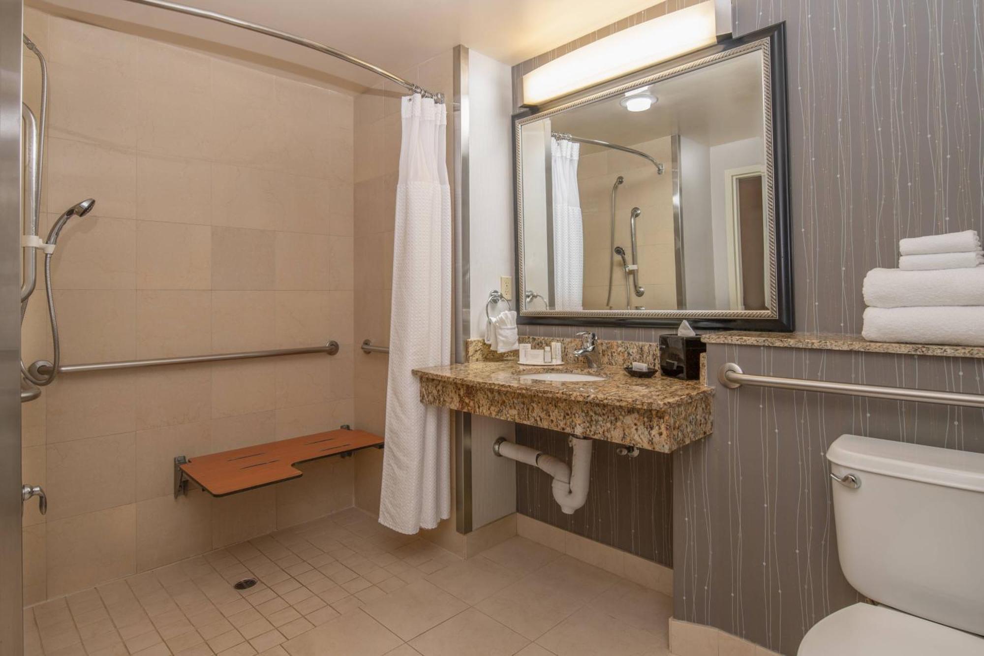 Courtyard By Marriott Sacramento Cal Expo Hotel Екстериор снимка