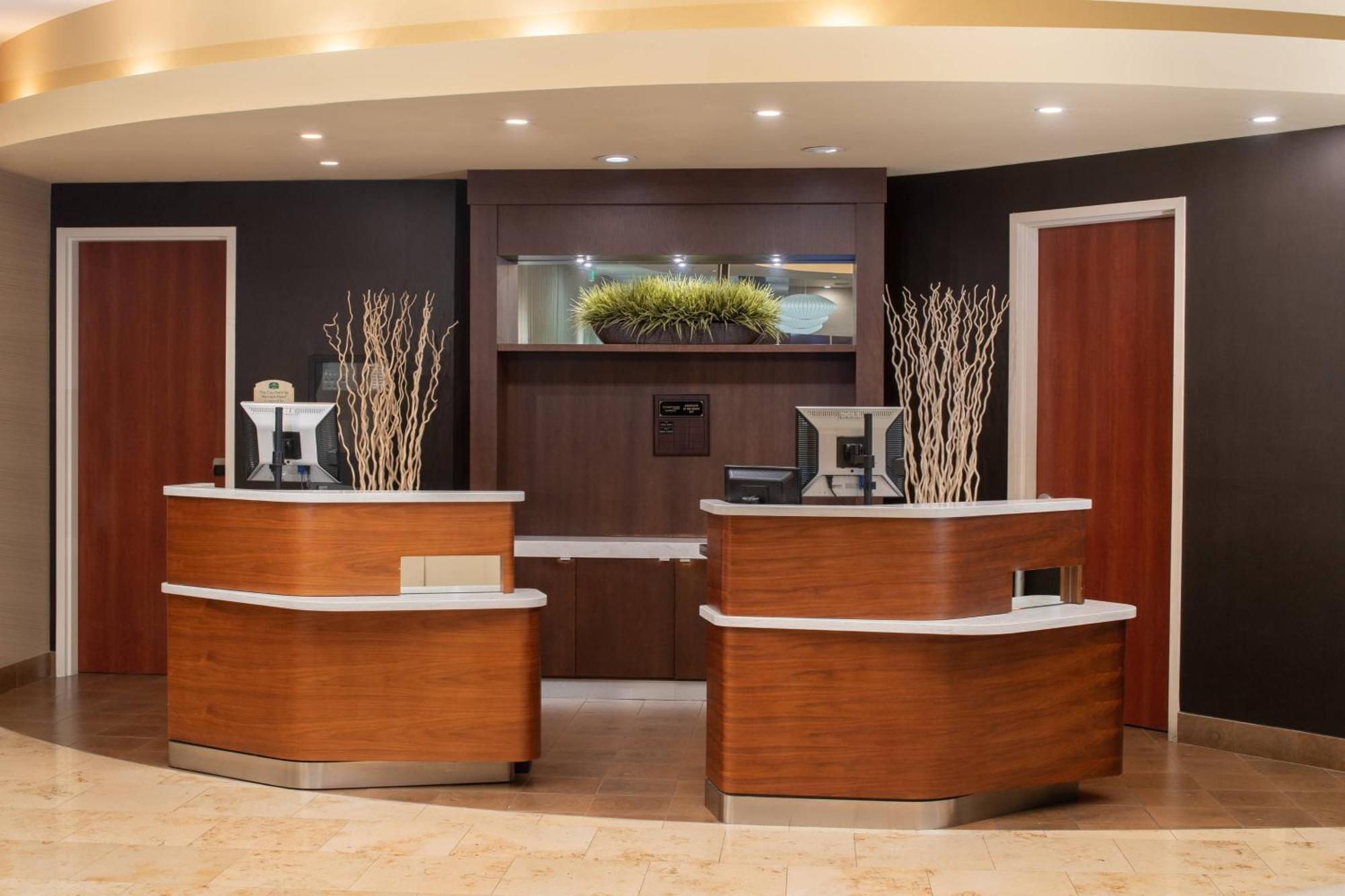 Courtyard By Marriott Sacramento Cal Expo Hotel Екстериор снимка