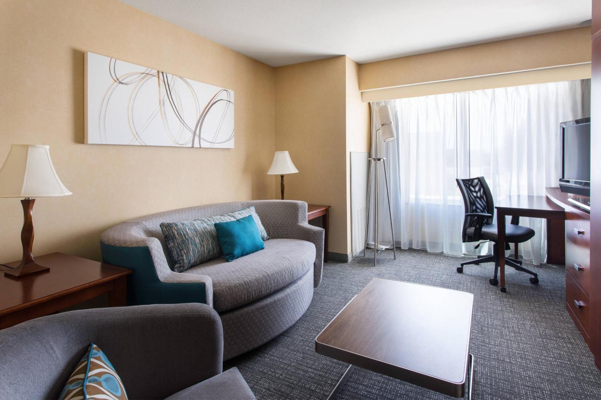 Courtyard By Marriott Sacramento Cal Expo Hotel Екстериор снимка