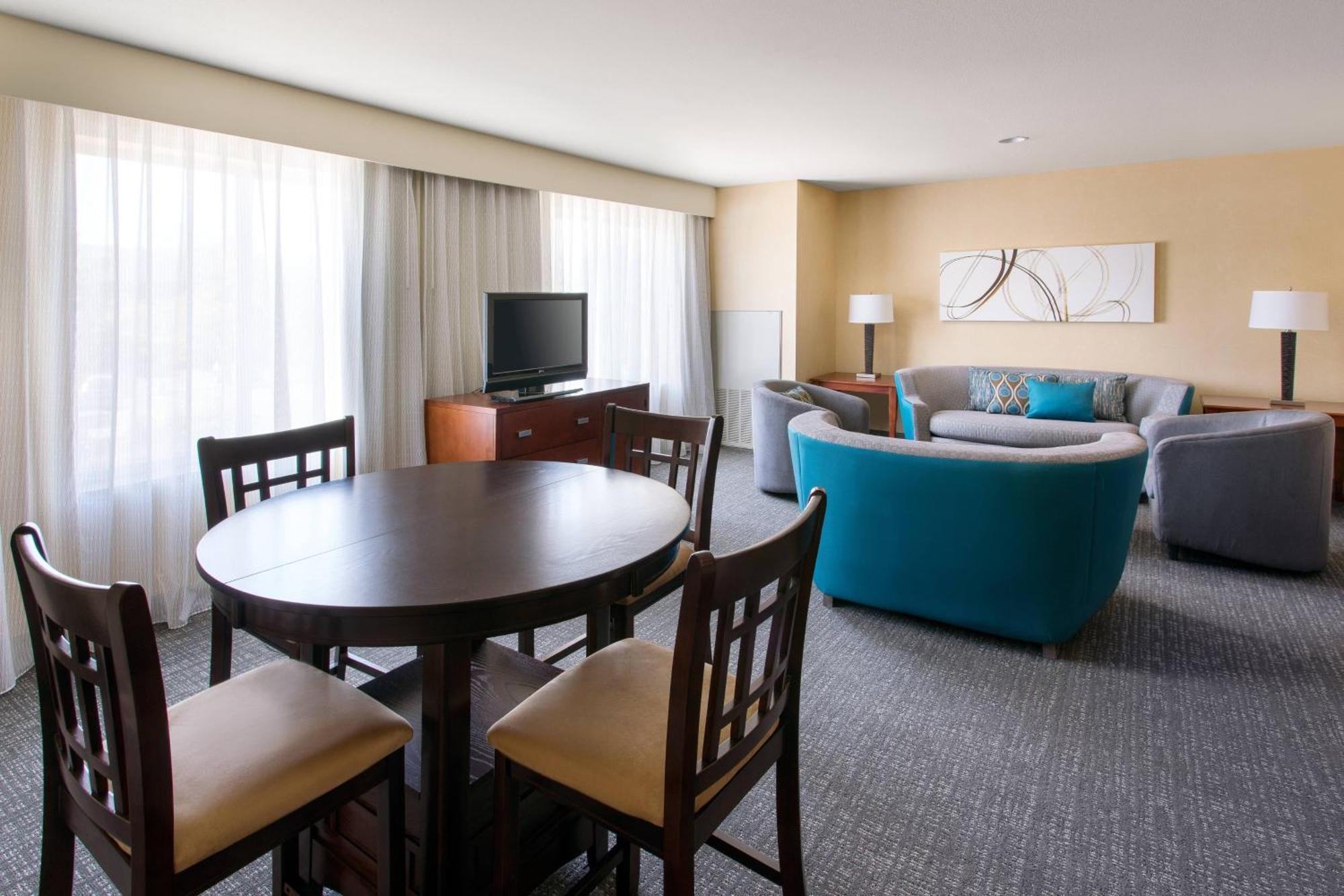 Courtyard By Marriott Sacramento Cal Expo Hotel Екстериор снимка