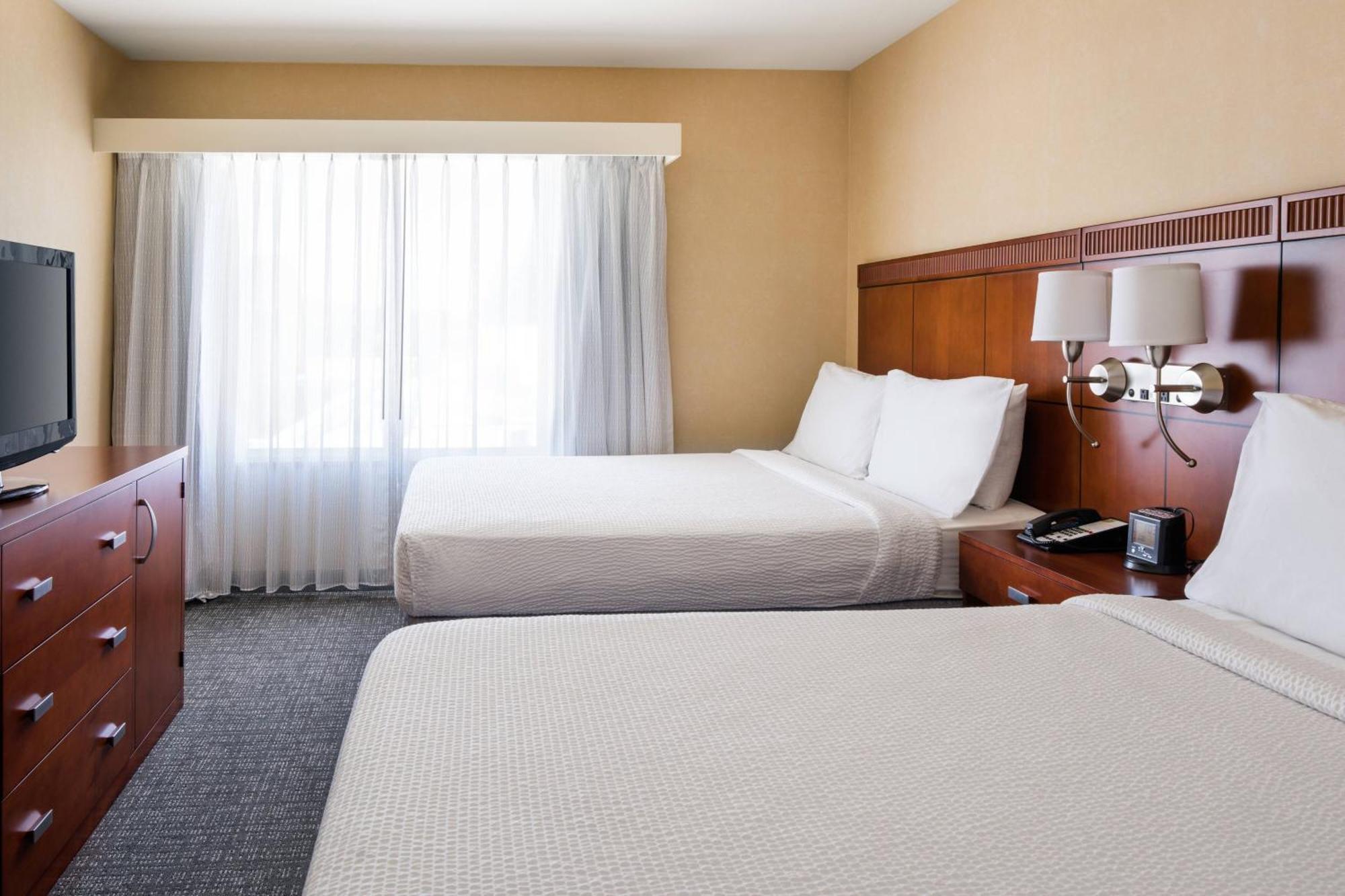 Courtyard By Marriott Sacramento Cal Expo Hotel Екстериор снимка