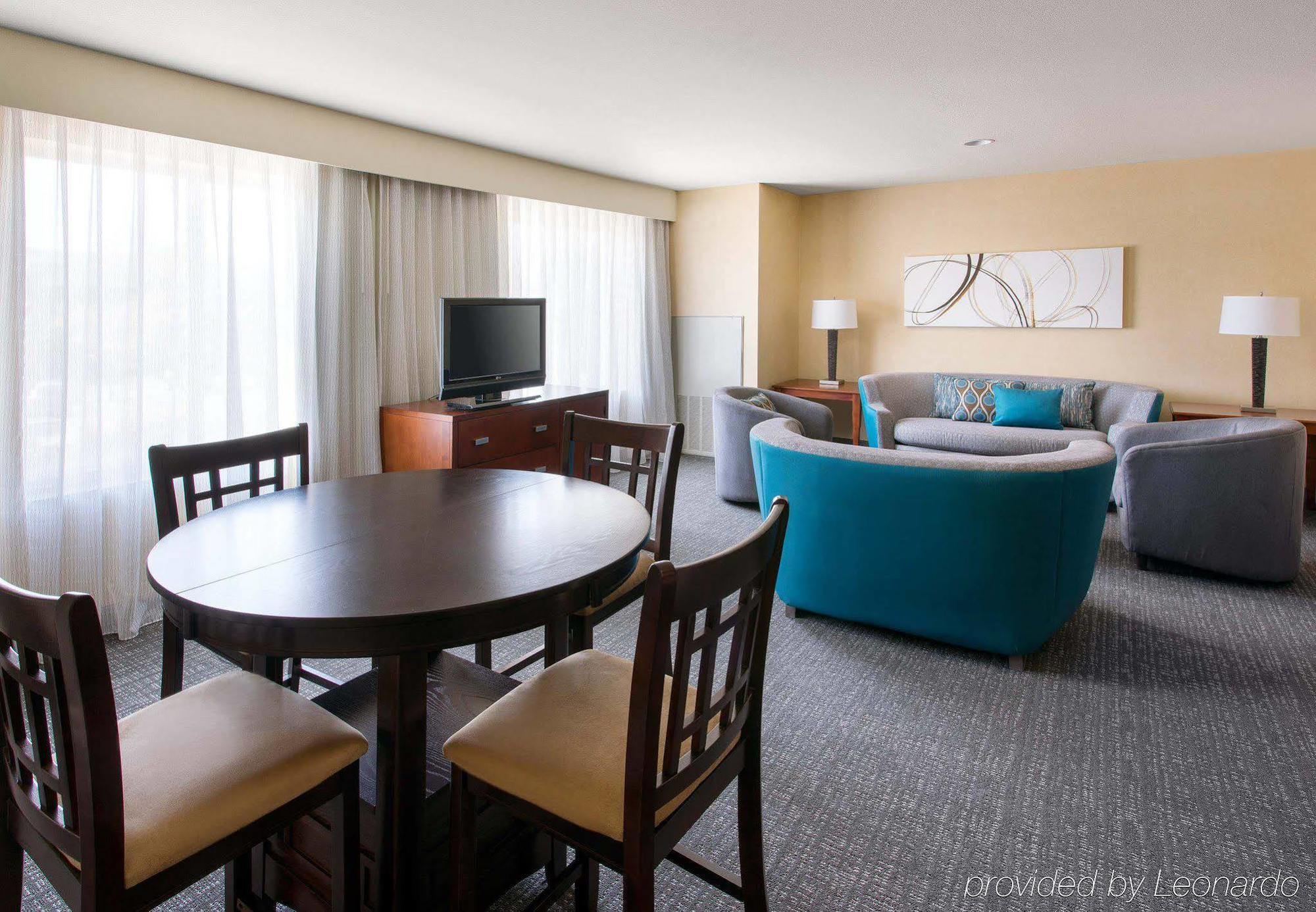 Courtyard By Marriott Sacramento Cal Expo Hotel Екстериор снимка
