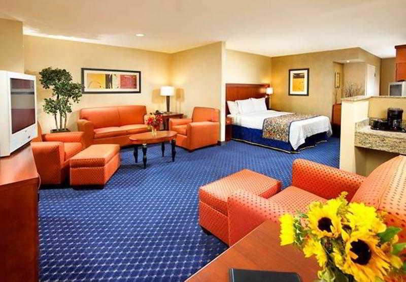 Courtyard By Marriott Sacramento Cal Expo Hotel Екстериор снимка