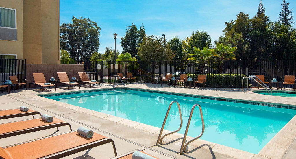 Courtyard By Marriott Sacramento Cal Expo Hotel Екстериор снимка